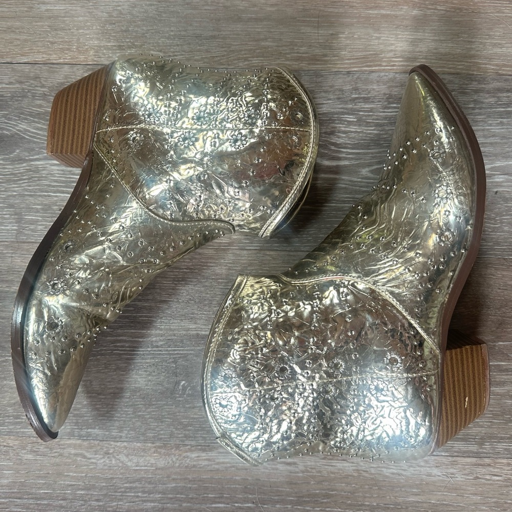 FP gold boots✨